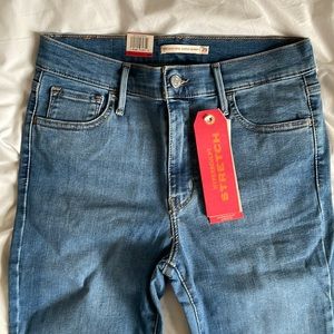 Levi’s 720 NWT High Rise Super Skinny W 29x28